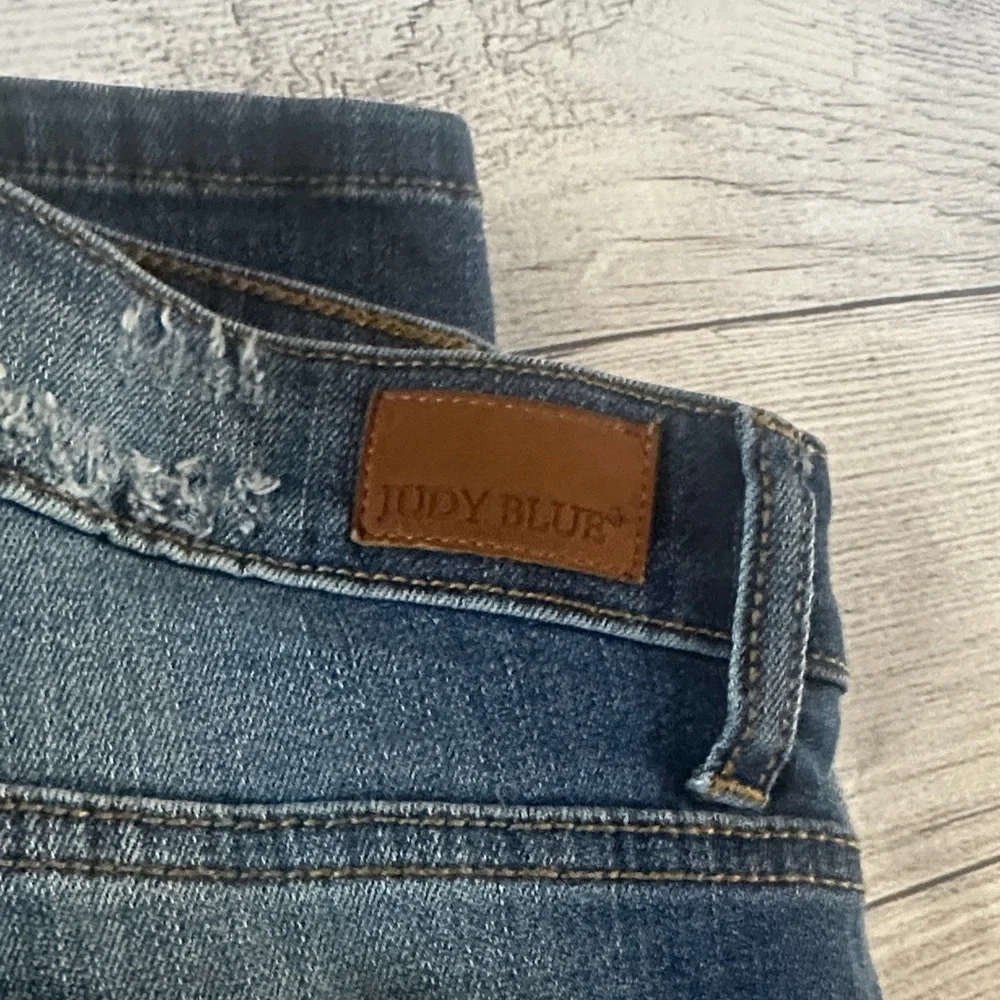 Judy Blue 13 Leopard Patch Distressed Skinny Jeans - Picture 5 of 6
